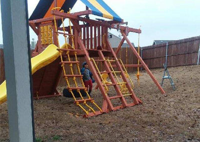 Farm-and-yard-central-texas-parrot-playground-customer-18