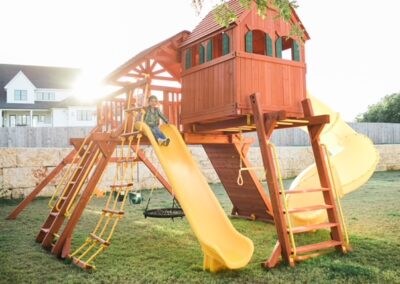 farm-yard-central-texas-6-5-jaguar-playcenter-megasized-edition-with-rr-cabin-and-spiral-slide-2