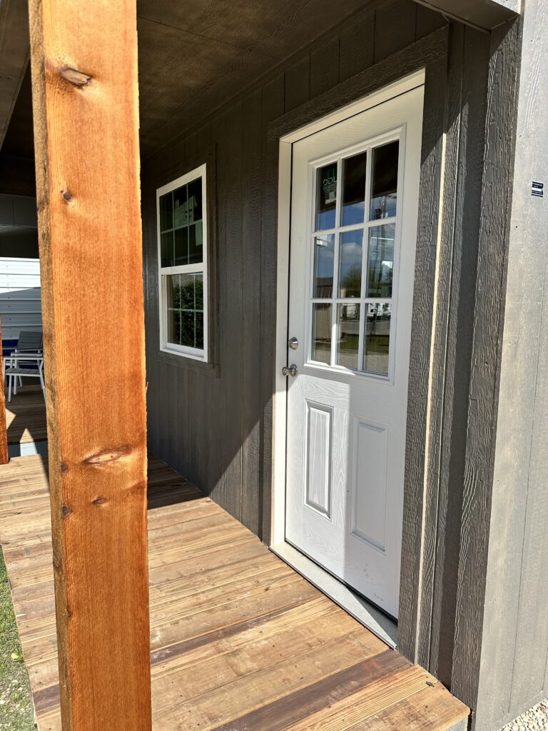 9 lite door to enter the shed 